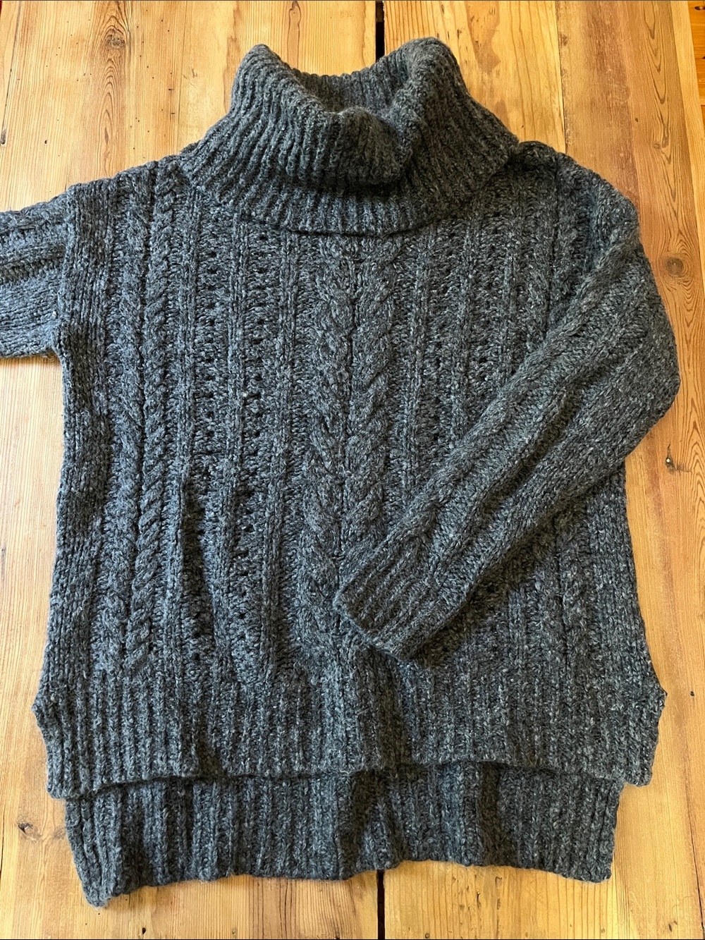 SMARTWOOL S Charcoal Moon Ridge Cable Knit Merino Wool Cowl Turtleneck Sweater